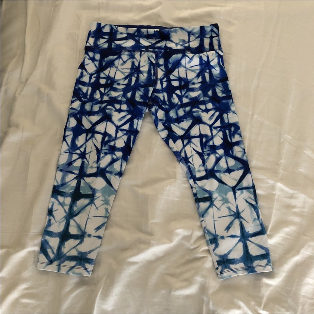 Forever 21 patterned athletic leggings